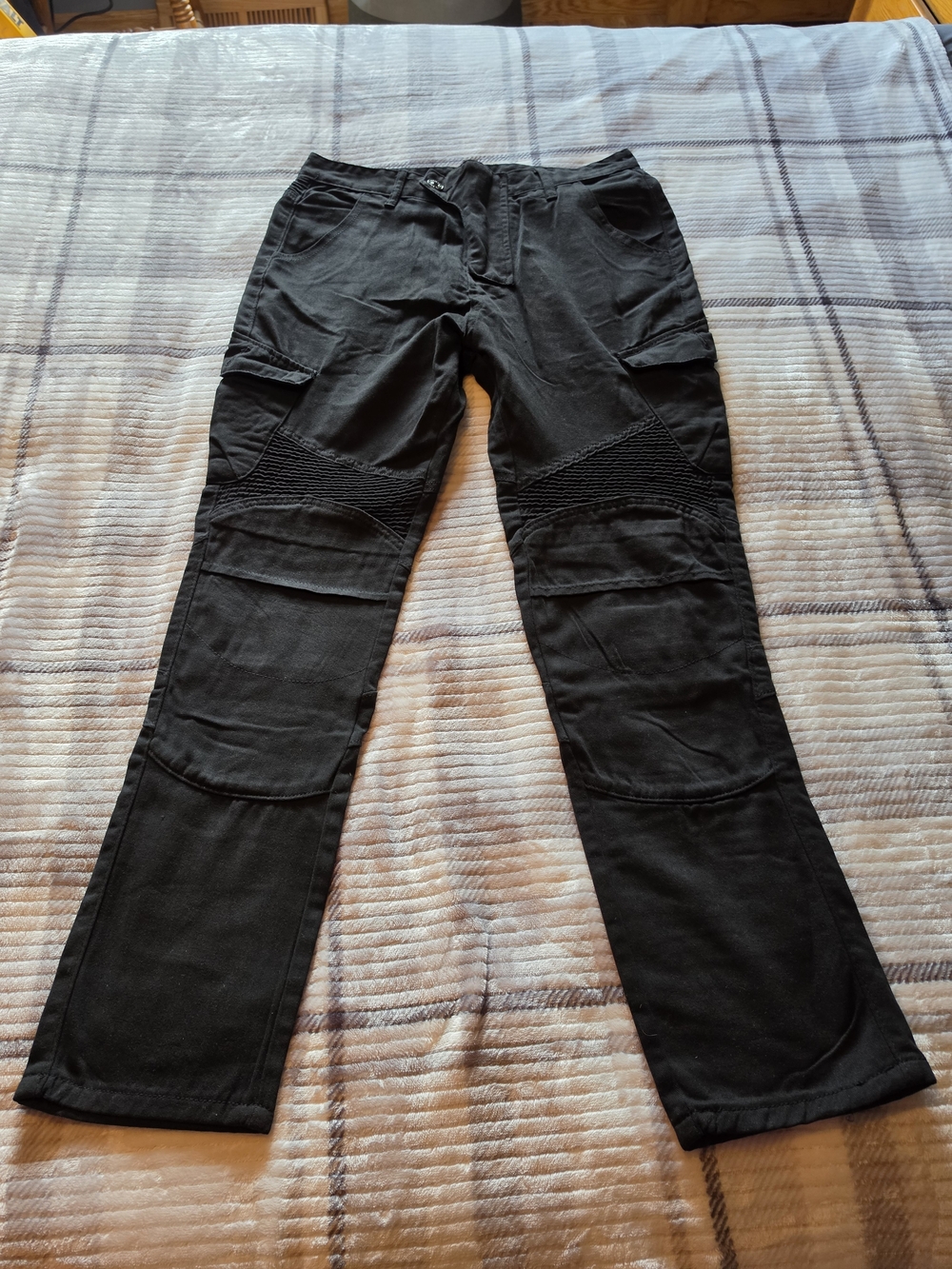 Women's Black Straight-Leg Cargo Pants